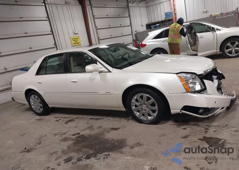 2011 Cadillac Dts Premium Collection z USA, uszkodzony, nr VIN 1G6KH5E69BU108644